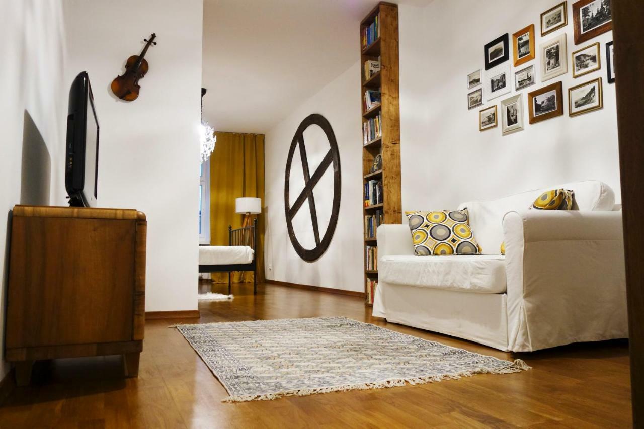 Apartament Skorpion Centrum サノク エクステリア 写真